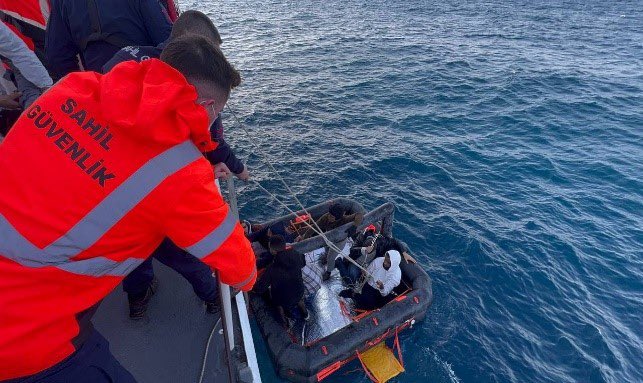 Sahil Güvenlik ekipleri 1 haftada 465 kaçak göçmen yakaladı