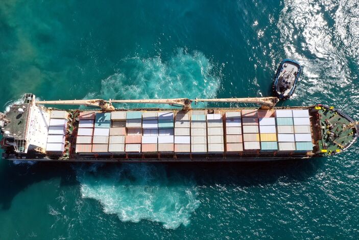Katar'ın konteyner evleri İskenderun'a ulaştı