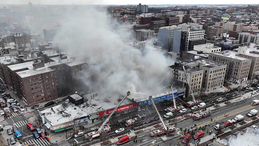 New York'ta yangında 7 kişi yaralandı