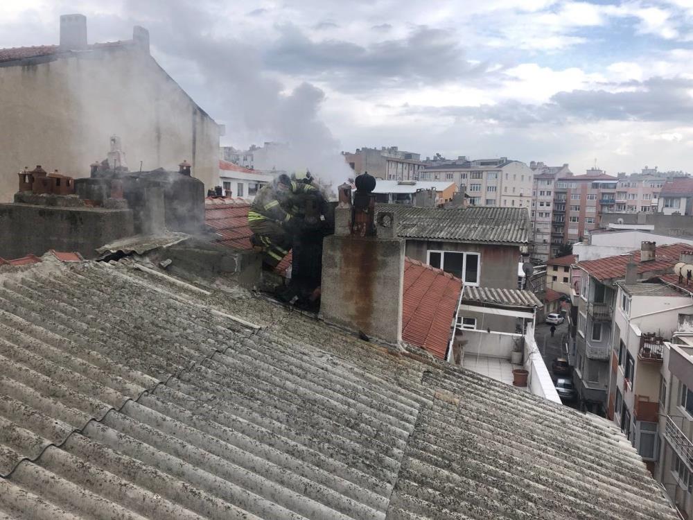 Bandırma'da baca yangını! Mahalleli panik oldu