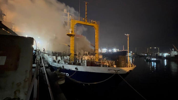 Rus bandıralı gemide yangın