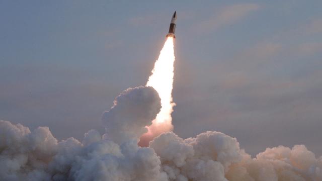 Güney Kore, Kuzey Kore'nin kısa menzilli balistik füze fırlattığını duyurdu