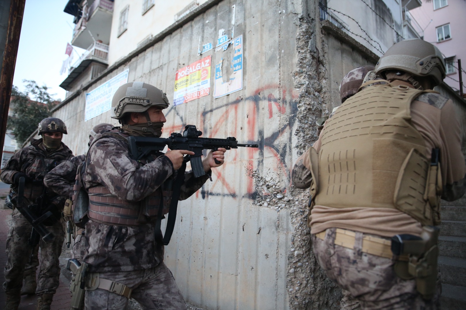 Mersin’de PKK terör operasyonu: 11 gözaltı