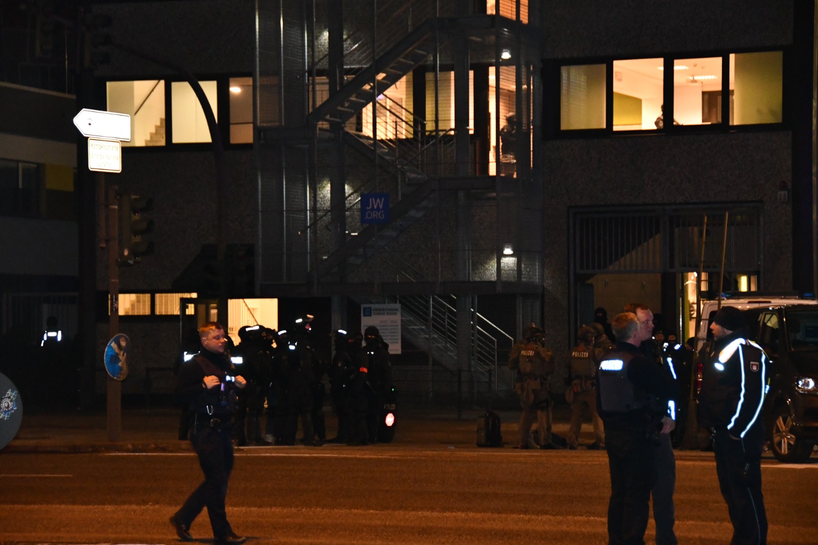 Hamburg Polisinden açıklama: Yehova Şahitlerine ait kiliseye saldırıda delil yok