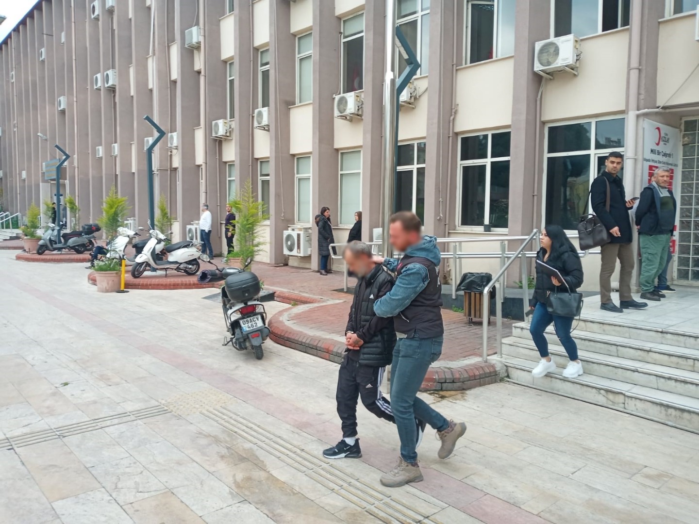 Aydın'da 3 uyuşturucu satıcısı yakalandı  