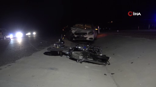 Uşak'ta otomobil motosikletle çarpıştı: 2 ölü