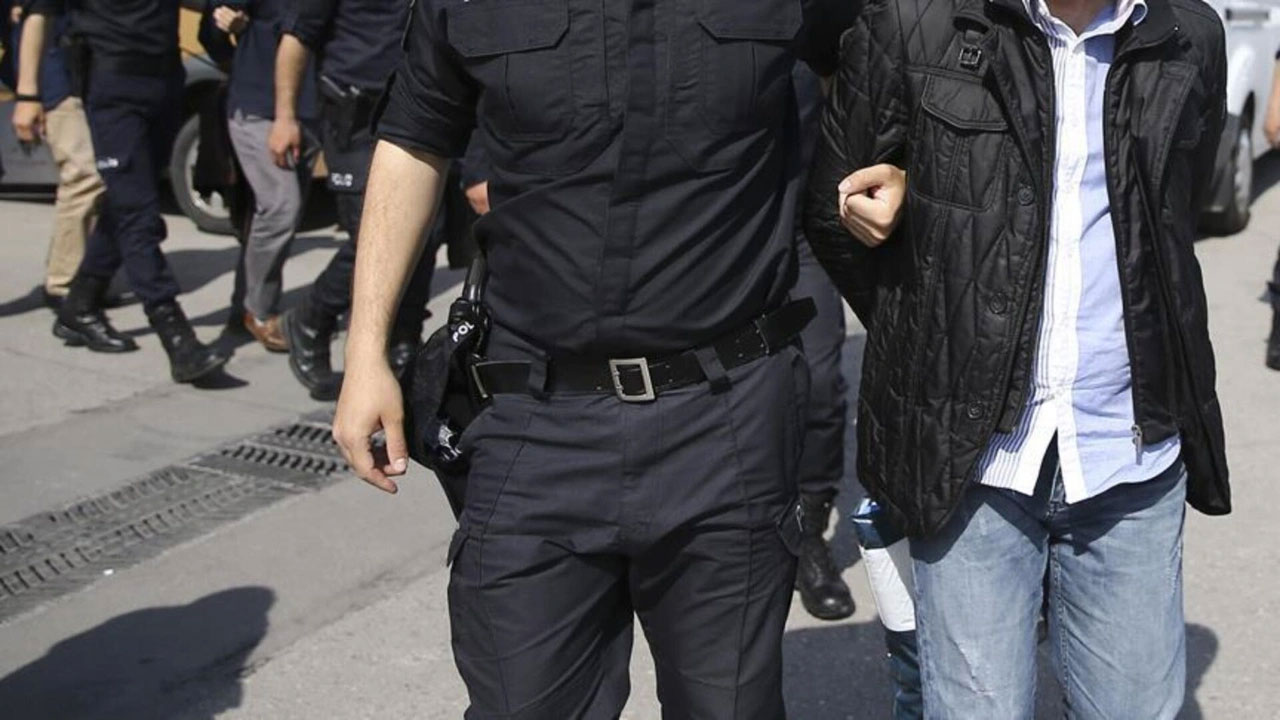 Yasa dışı yollarla Yunanistan'a geçmeye çalışan 3 şüpheli yakalandı