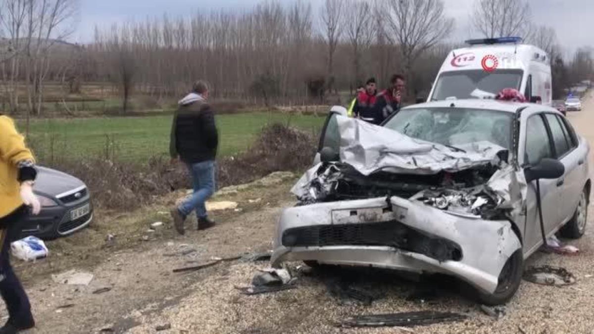 Kastamonu’da iki otomobil çarpıştı: 9 yaralı