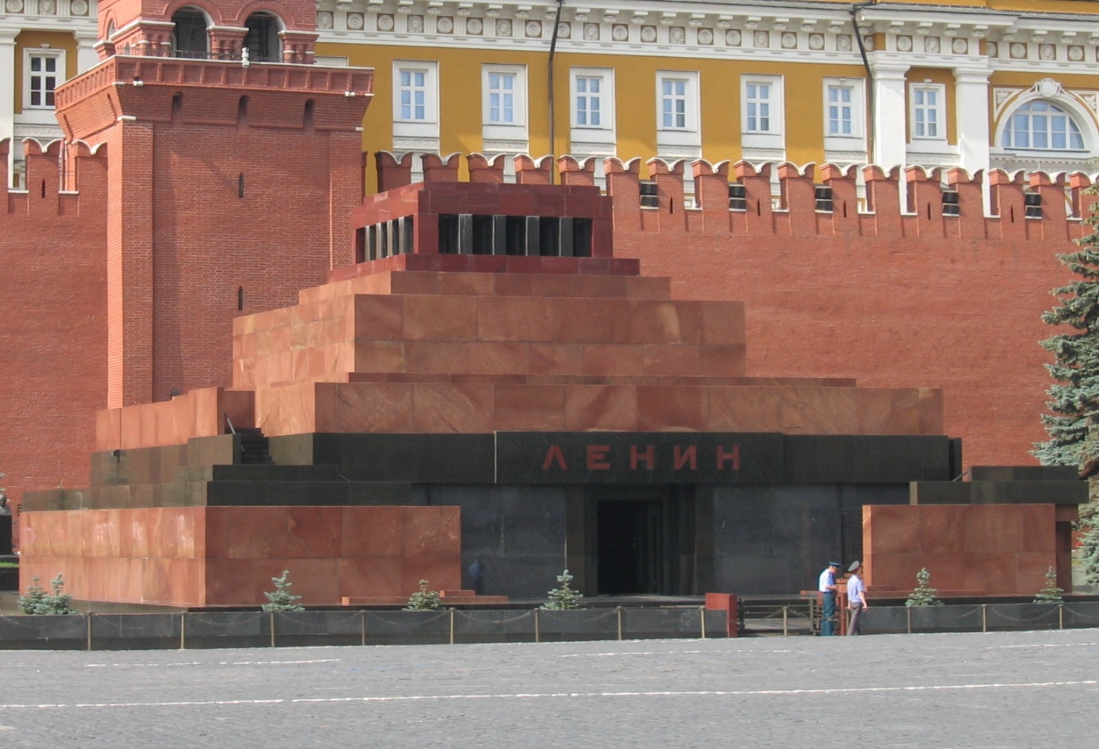 Lenin'in mozolesine zorla girmeye çalıştı: Konuşmamız gereken önemli bir konu var