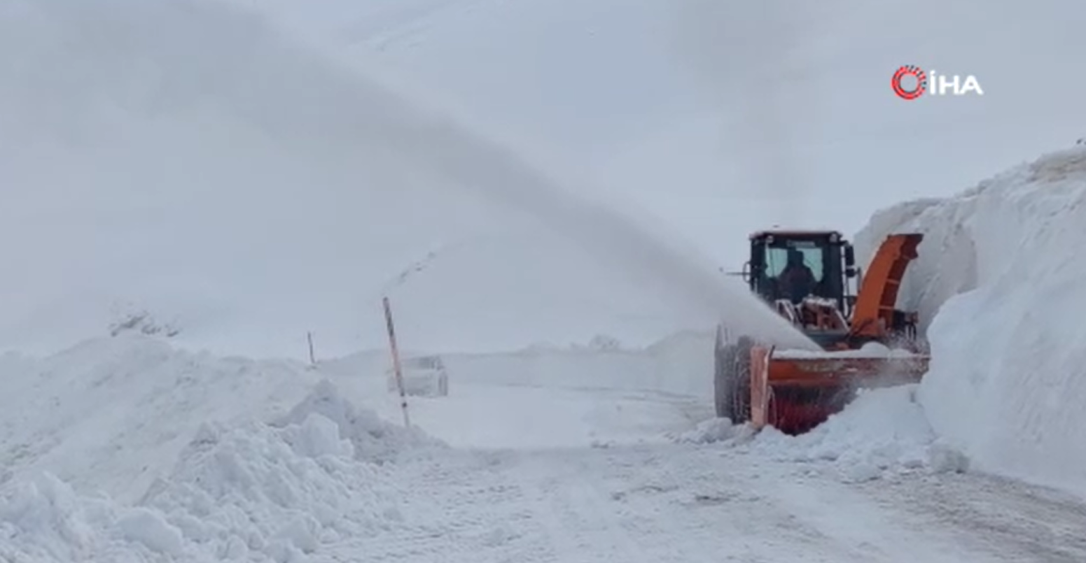 Van’da karla mücadele çalışması sürüyor