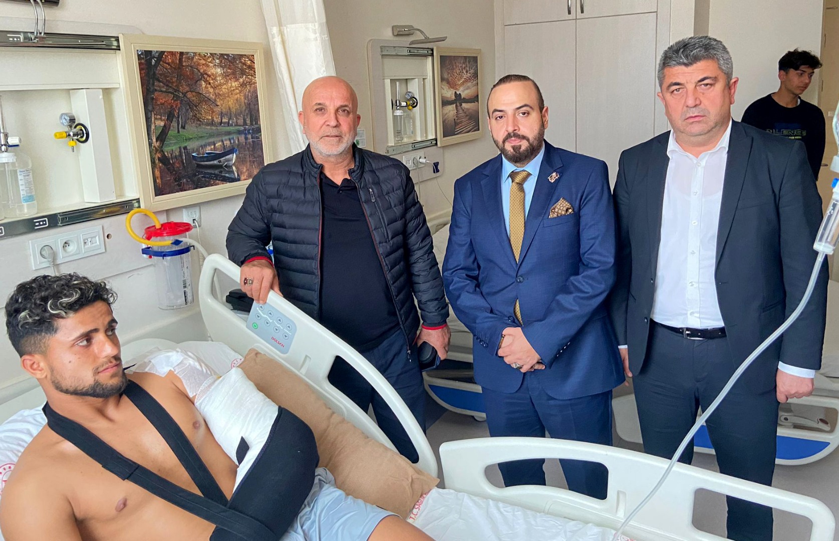 Alanyaspor Başkanı Hasan Çavuşoğlu'ndan Kestelsporlu futbolculara ziyaret