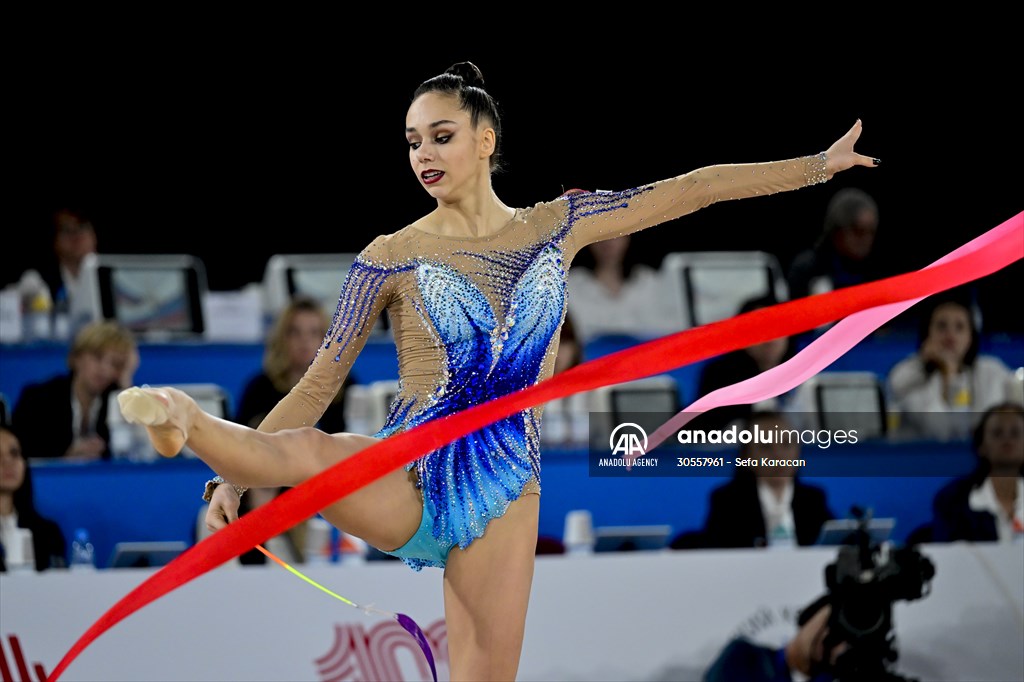 Rus jimnastikçi Anastasia Guvenkova'dan etkileyen performans