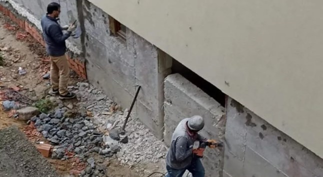 Uyarılara aldırmadılar. 6 katlı binada perde beton kesilmek istendi 