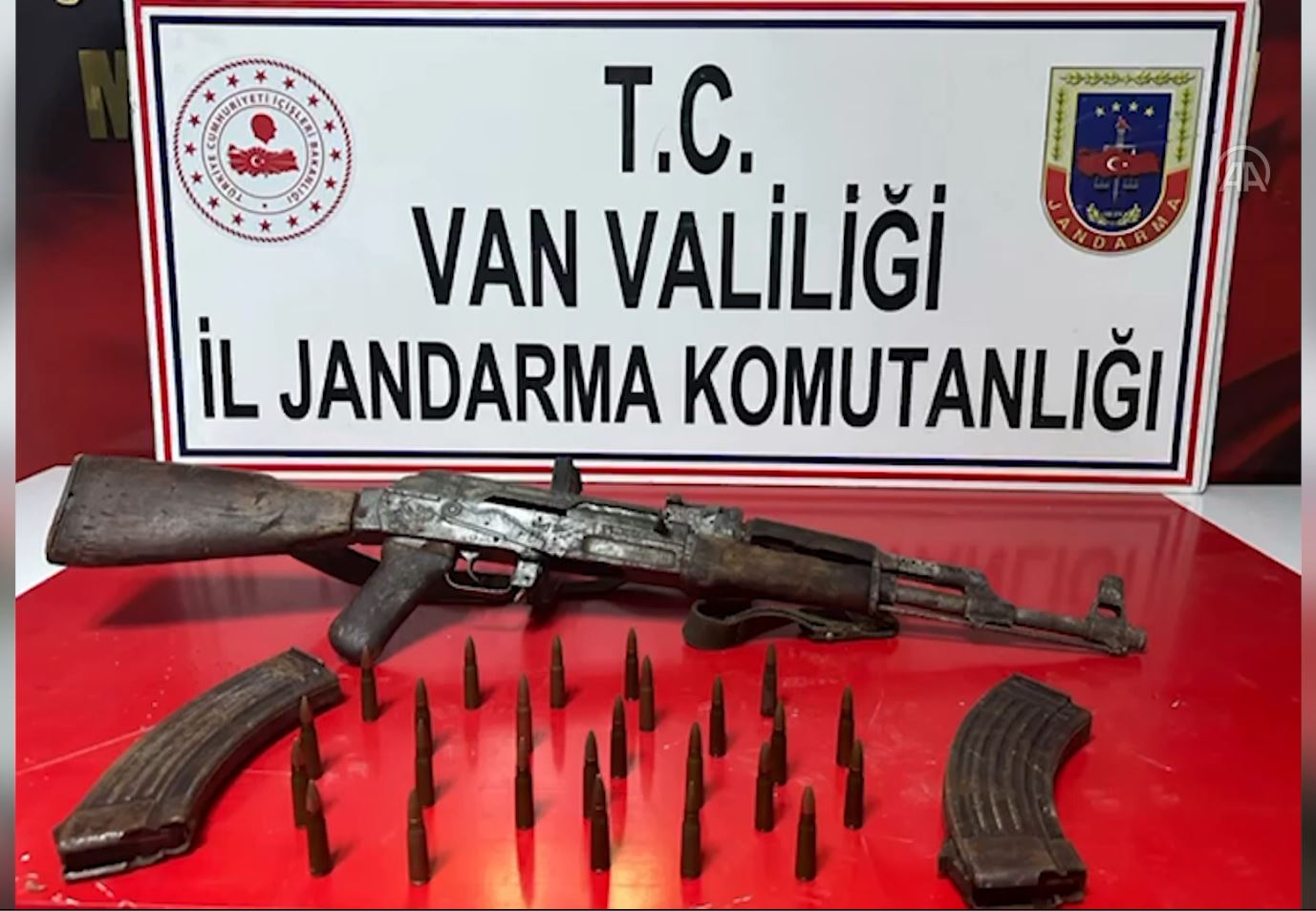 Van'da Kalaşnikof piyade tüfeği ve mermileri ele geçirildi