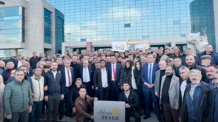 İYİ Parti ABB Grup Başkanvekili Adnan Beker milletvekili aday adaylığı için görevinden istifa etti