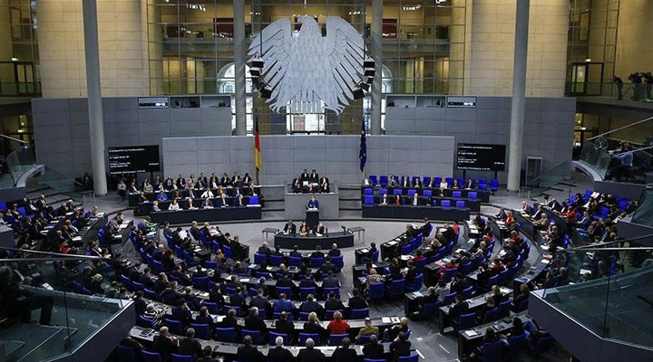 Almanya'da milletvekili sayısı sınırlanıyor