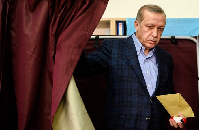 AKP'den Erdoğan'ın 3. kez adaylığı hakkında açıklama