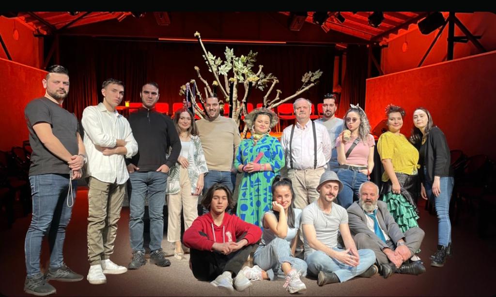 Trabzon Şehir Tiyatrosu'nda bir 'Dilek Ağacı'