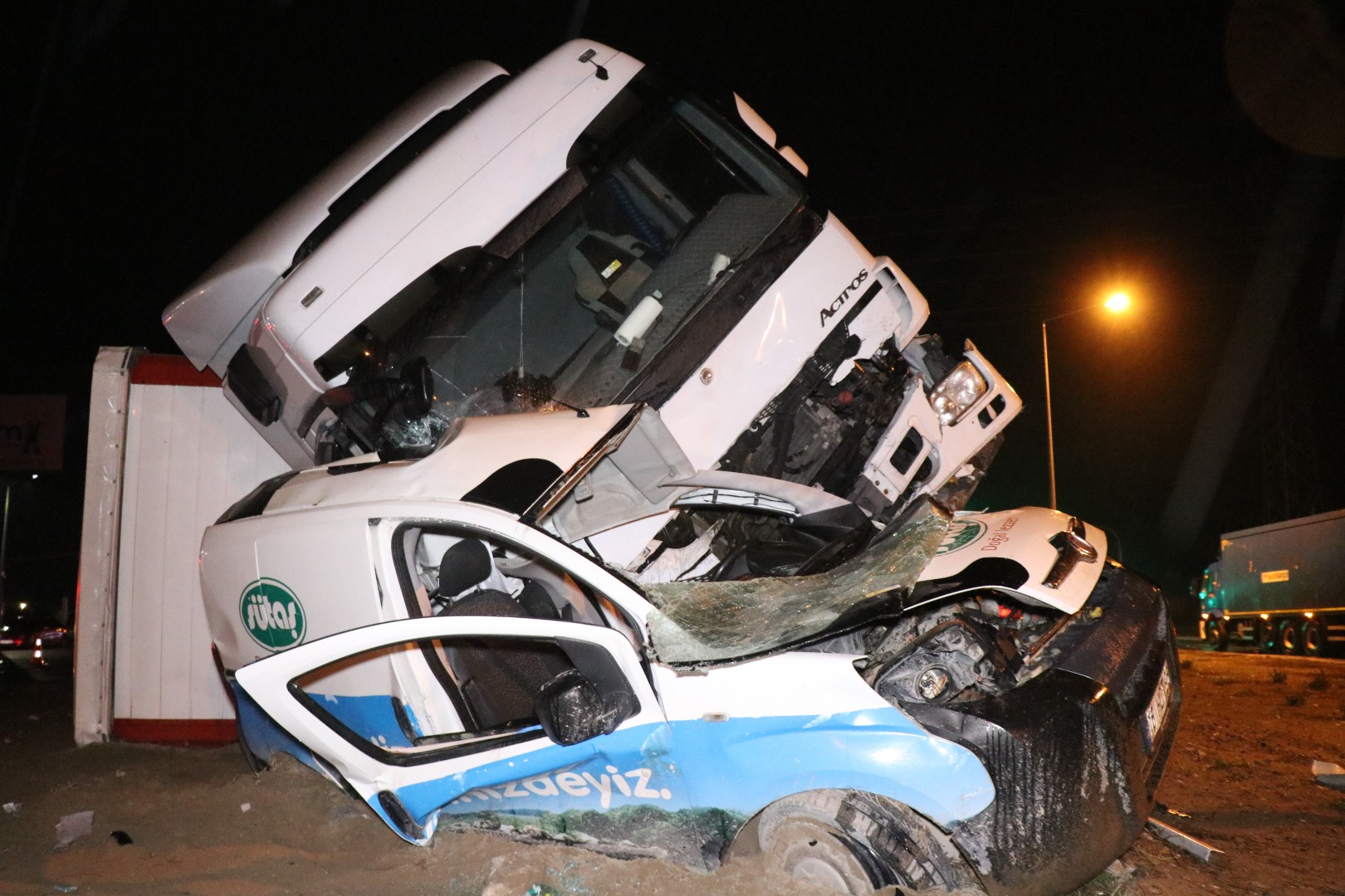Aksaray’da tır ile hafif ticari araç çarpıştı: 1 ölü