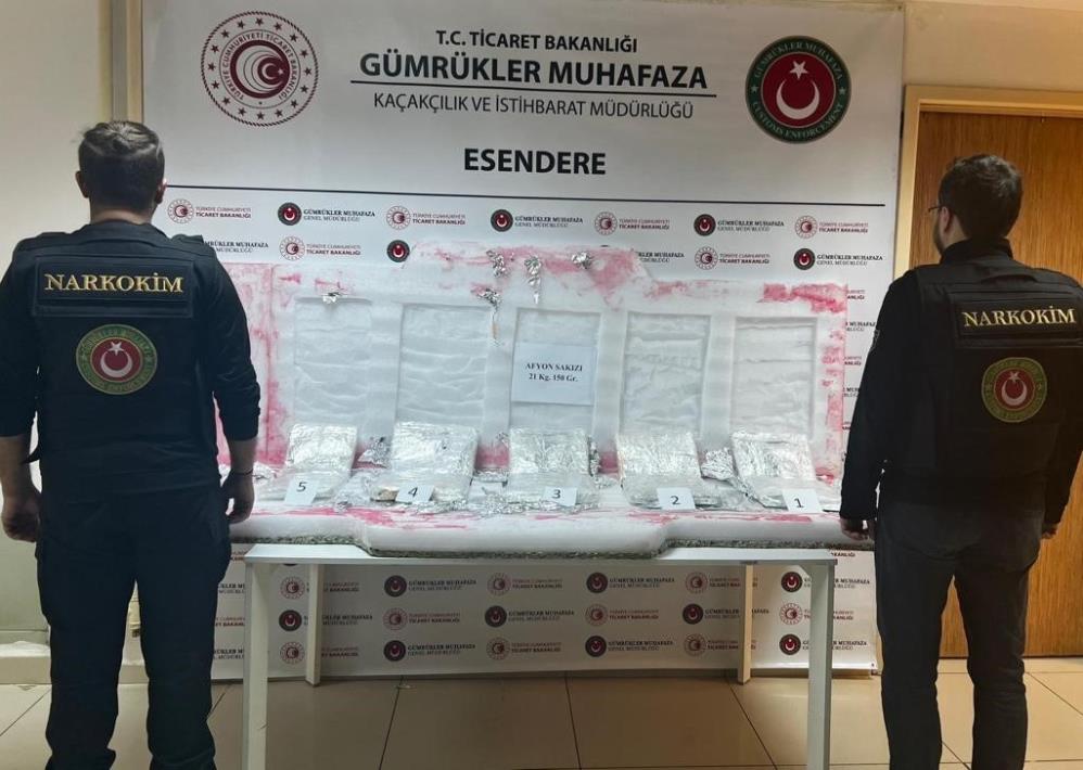 İstanbul Havalimanı'nda operasyon: Kilolarca uyuşturucu ele geçirildi