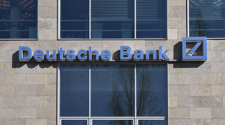 Deutsche Bank'ın hisseleri tepetaklak. Üçüncü günde de düşüş devam etiyor