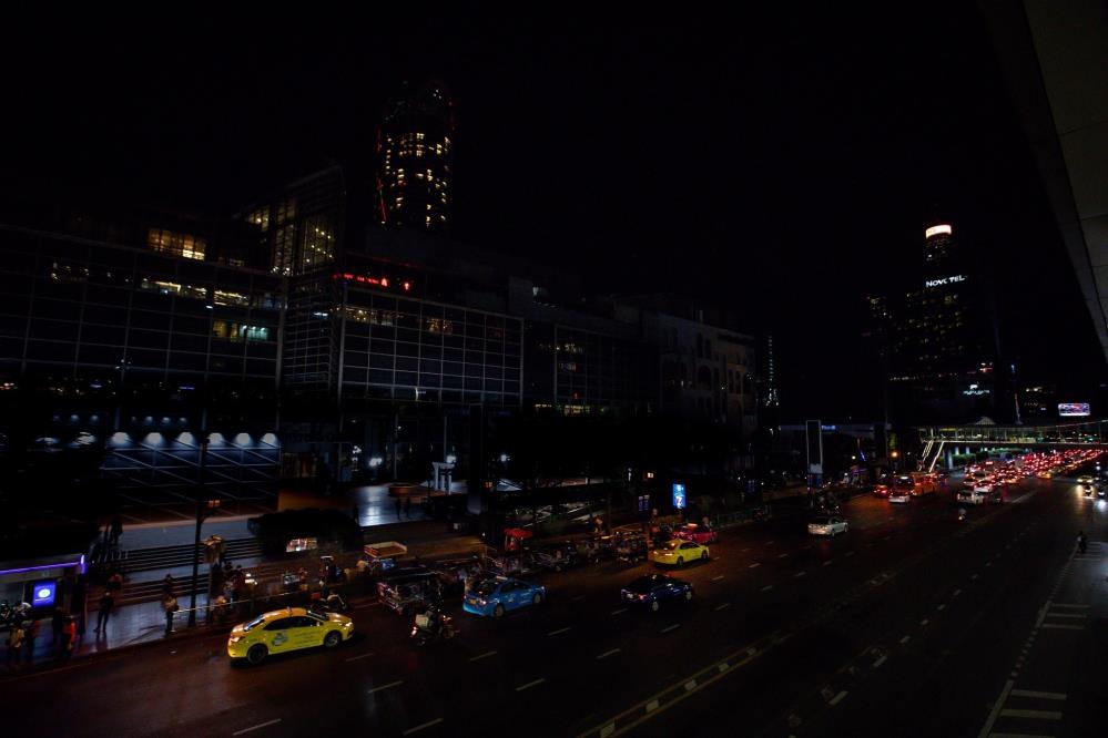Bangkok’ta ışıklar 1 saatliğine kapatıldı. İşte sebebi