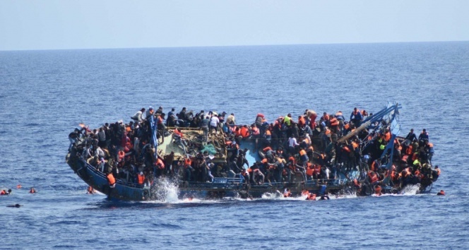 Tunus açıklarında 2 göçmen teknesi battı: 29 ölü   