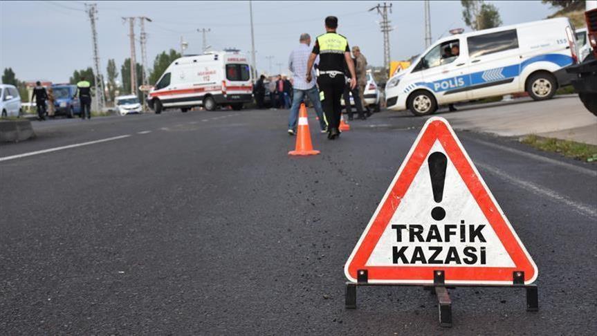 Tunceli'de iki aracın karıştığı kazada 5 kişi yaralandı
