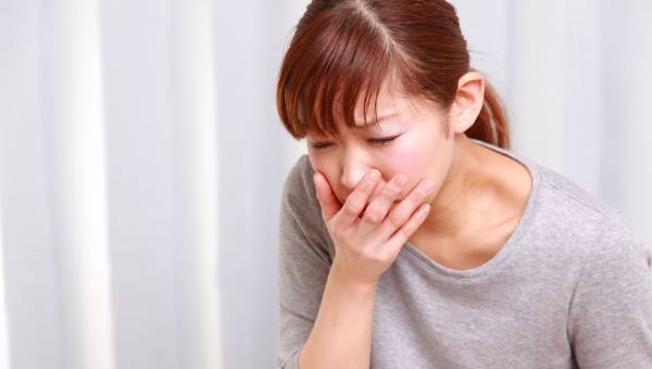 Oruçken mide bulantısı neden olur? Mide bulantısına ne iyi gelir?