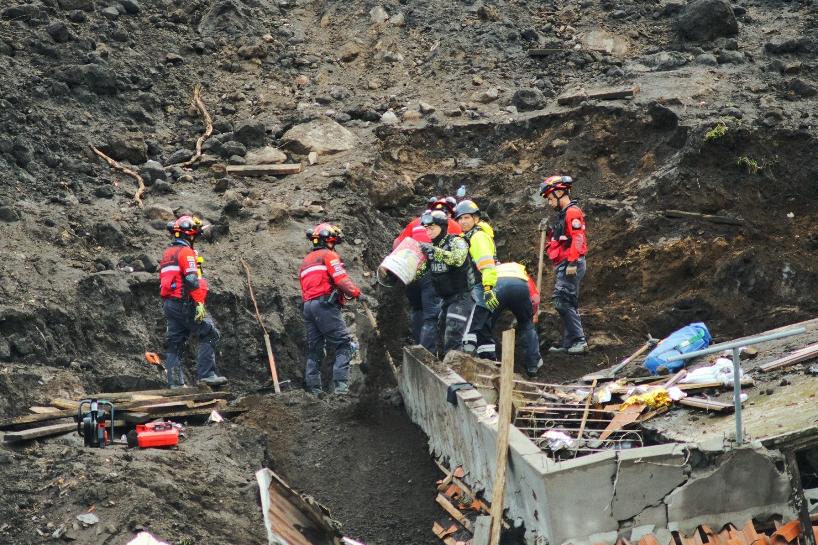 Ekvador'da toprak kayması. 16 kişi hayatını kaybetti