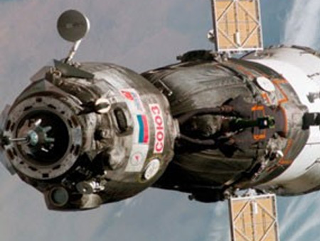 Soyuz üç astronot ile Dünya'ya döndü!