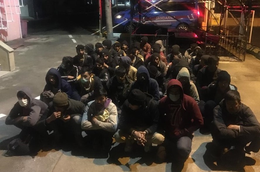 Kocaeli'de 25 düzensiz göçmen yakalandı   