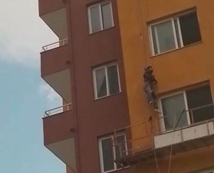 Güvenlik kemeri inşaat işçisinin hayatını kurtardı