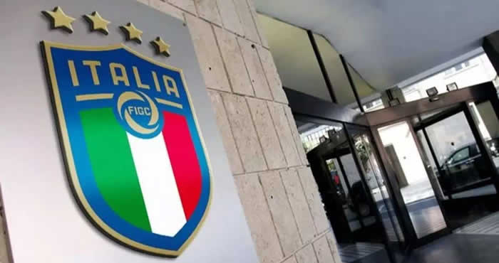 İtalya'da 3 kulübe polis baskını