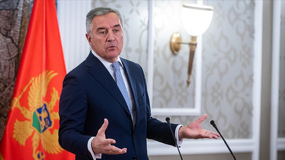 Karadağ'da Djukanovic, parti başkanlığından istifa etti