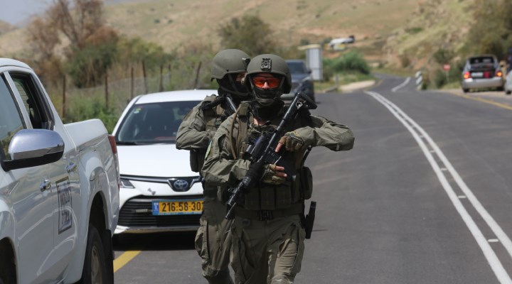 İsrail Polis Şefi ruhsatlı silah sahiplerine silah taşıma çağrısı yaptı
