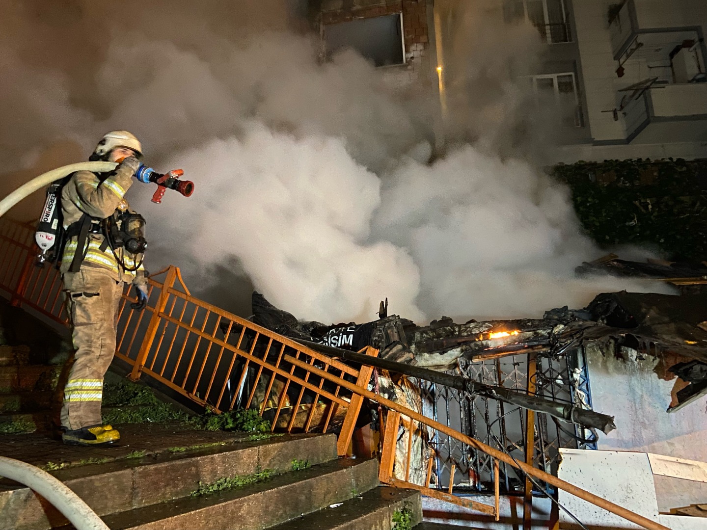 İstanbul'da gecekondu yangını