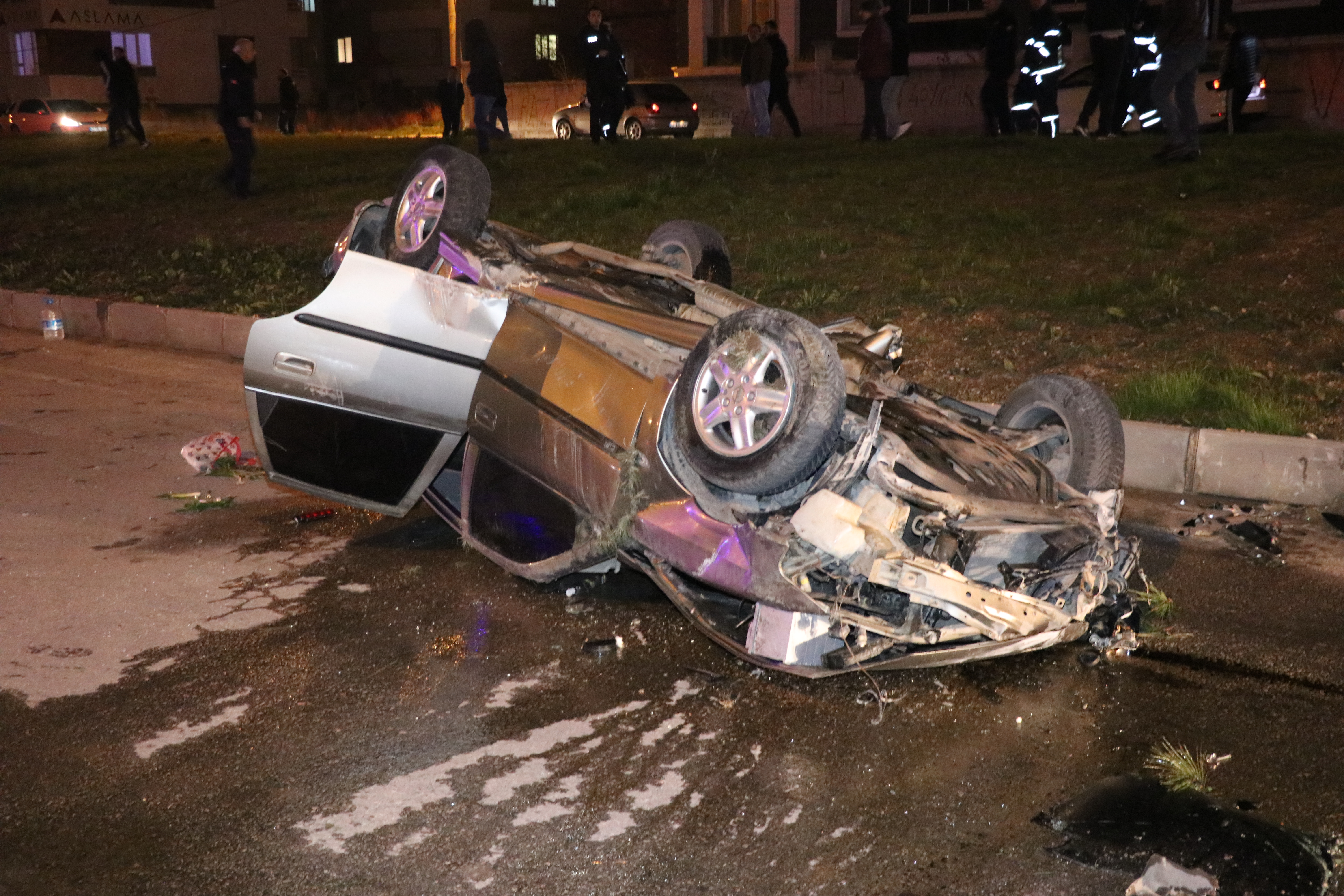 Kütahya'da feci kaza: 1 ölü, 6 yaralı