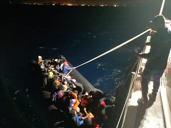Ege Denizi'nde Sahil Güvenlik Operasyonu. Tam 476 kaçak göçmen yakalandı