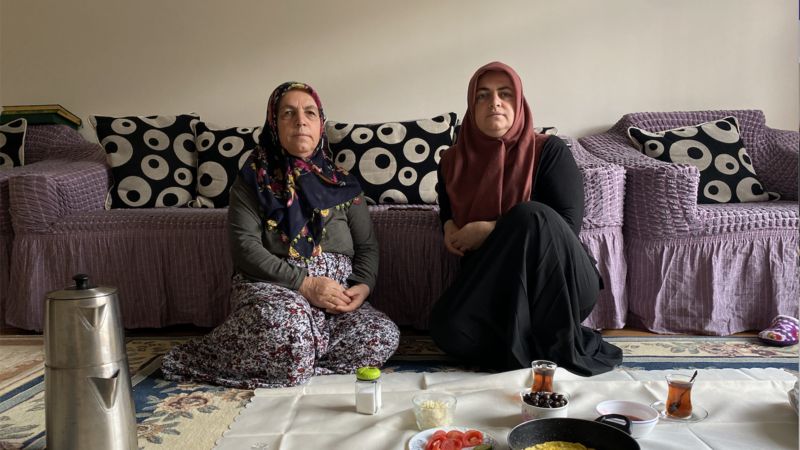 Depremzede kadınlar: Depremzede olduğumuz için bize ev vermekten vazgeçtiler