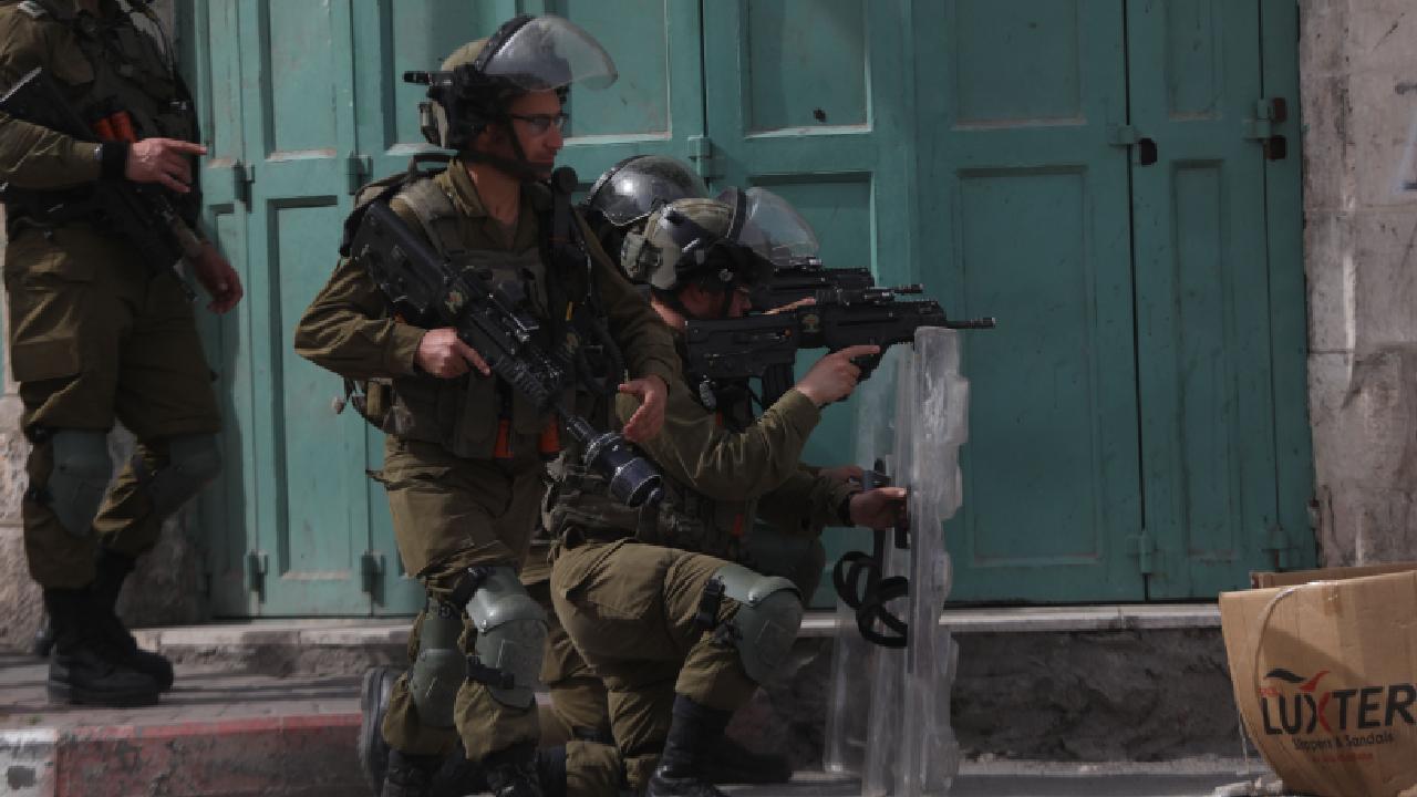İsrail askerleri Batı Şeria'da bir Filistinli genci öldürdü