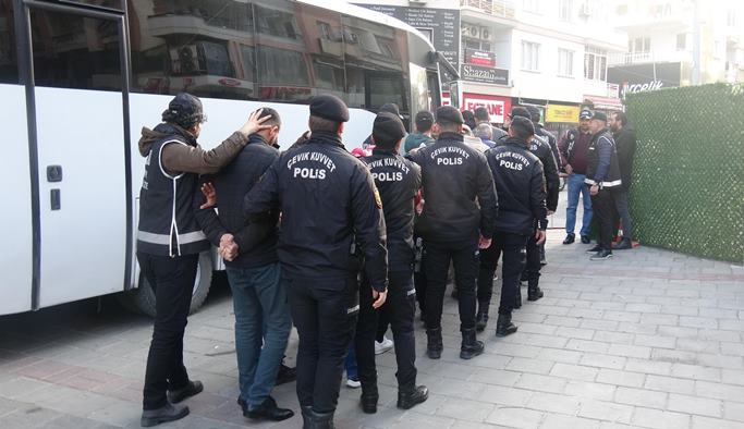 İstanbul merkezli suç örgütü operasyonunda yakalanan 30 şüpheli adliyeye gönderildi