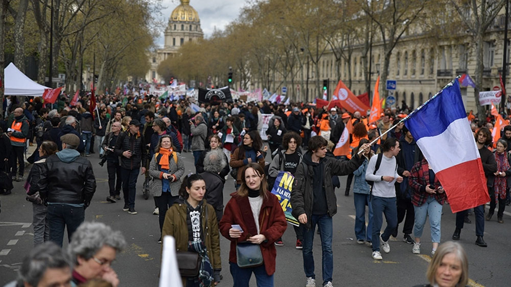 Fransa'da hükümetin emeklilik reformu için kritik gün