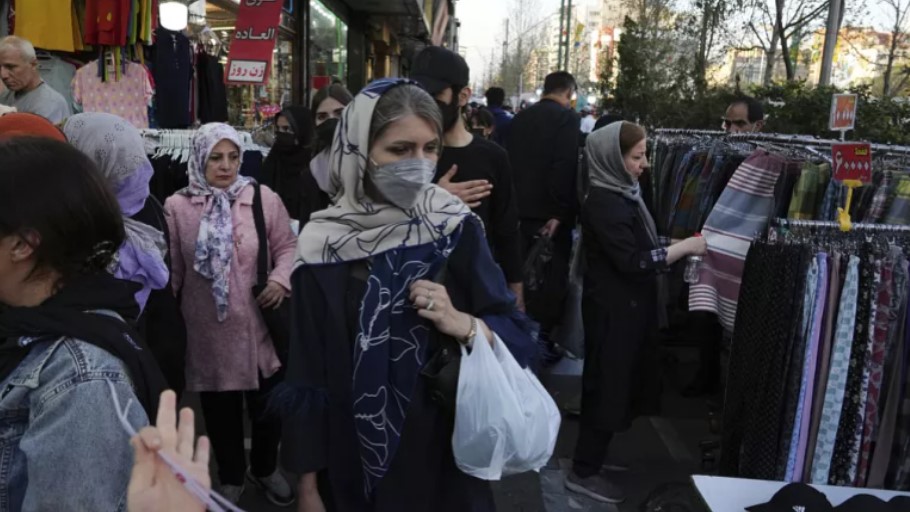 İran'da kameralarla yapılacak başörtüsü denetimleri uygulamaya girdi