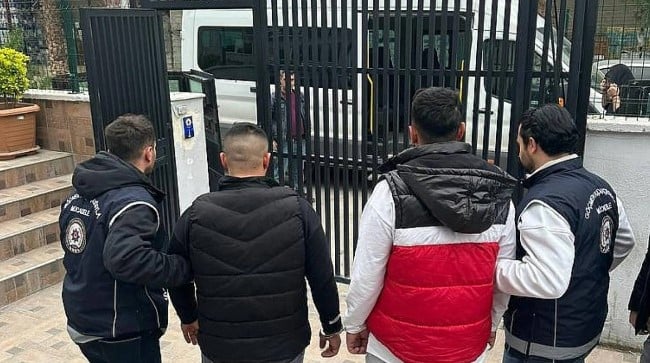 İzmir'de operasyon: Tutuklamalar var