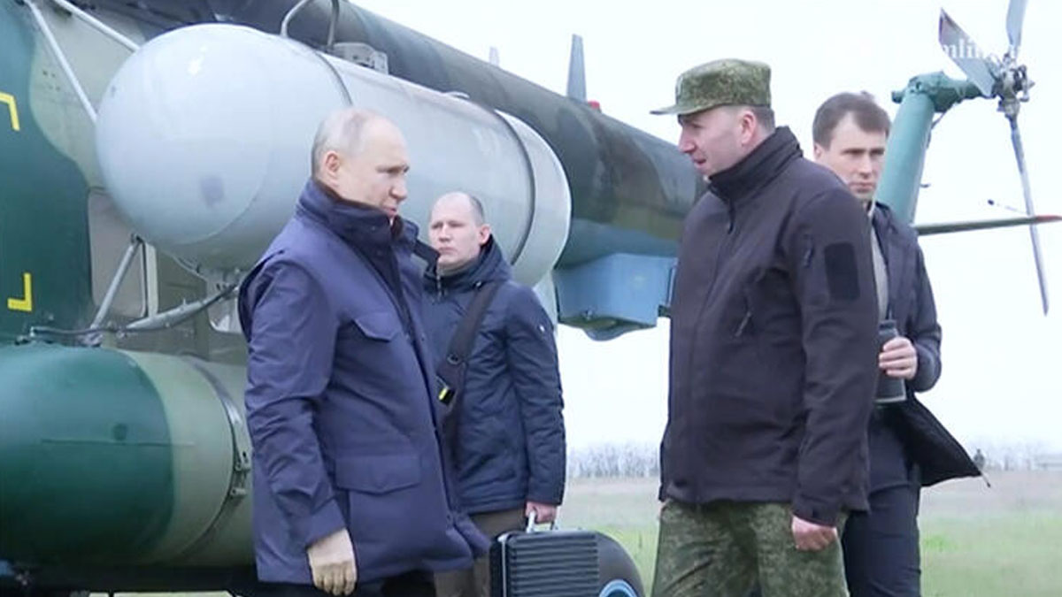 Putin Ukrayna’daki Herson ve Luhansk bölgelerini ziyaret etti