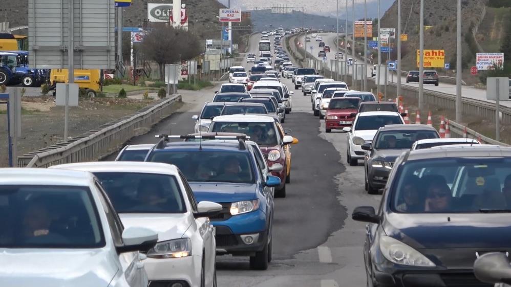 43 ilin kilit kavşağı Kırıkkale'de trafik yine durma noktasında