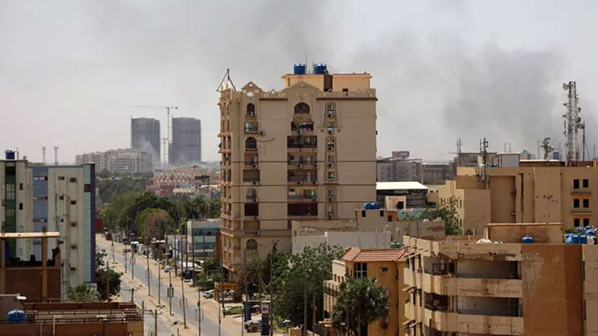 Mısır Büyükelçiliği personeli Sudan'da vuruldu