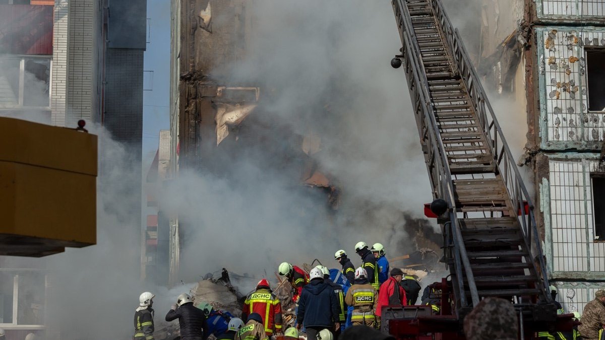 Rusya'nın Ukrayna’da binaları vurduğu saldırılarda can kaybı 16'e yükseldi