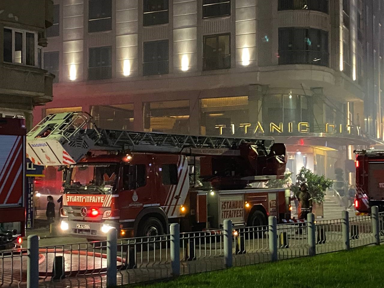 5 katlı metruk binada yangın